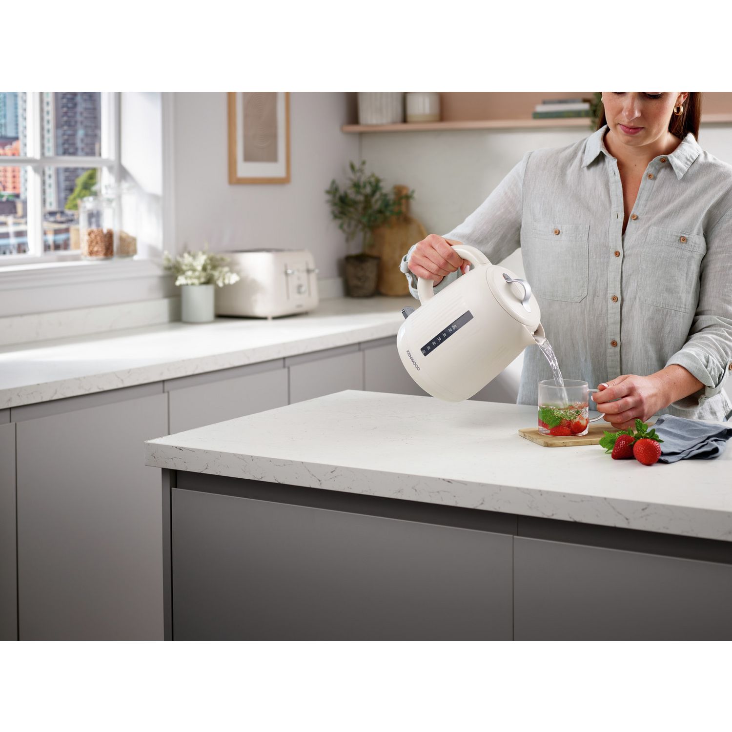 Kenwood Dawn Kettle 1.7 litre cream (British brand)