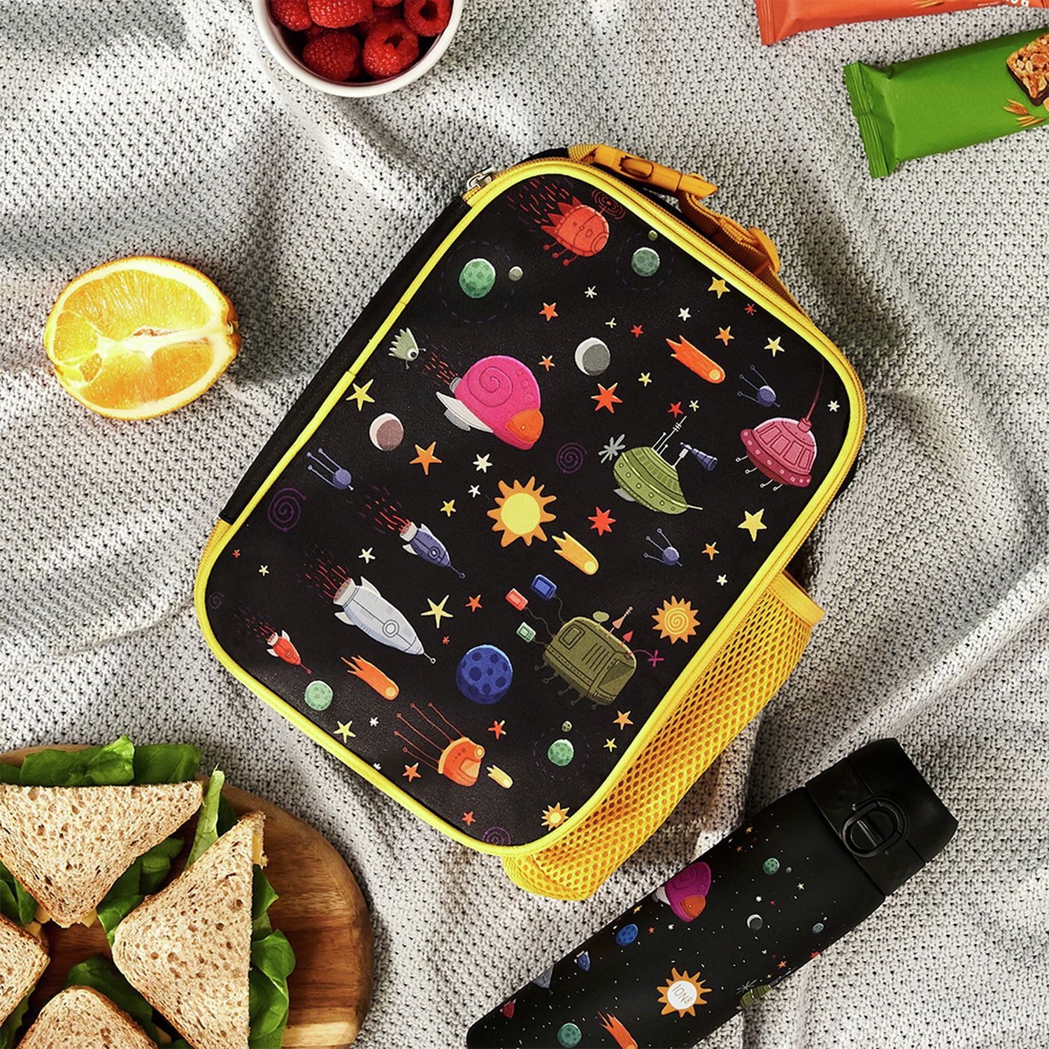 Ion8 Space lunch bag 26.5x19.5x8cm, UK version