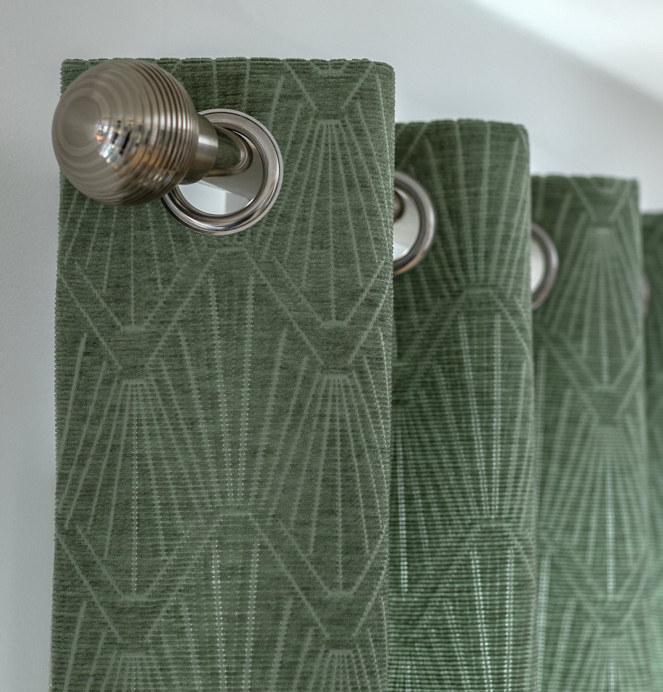 Habitat Thermal Eyelet Curtains Green 168x229cm, UK version