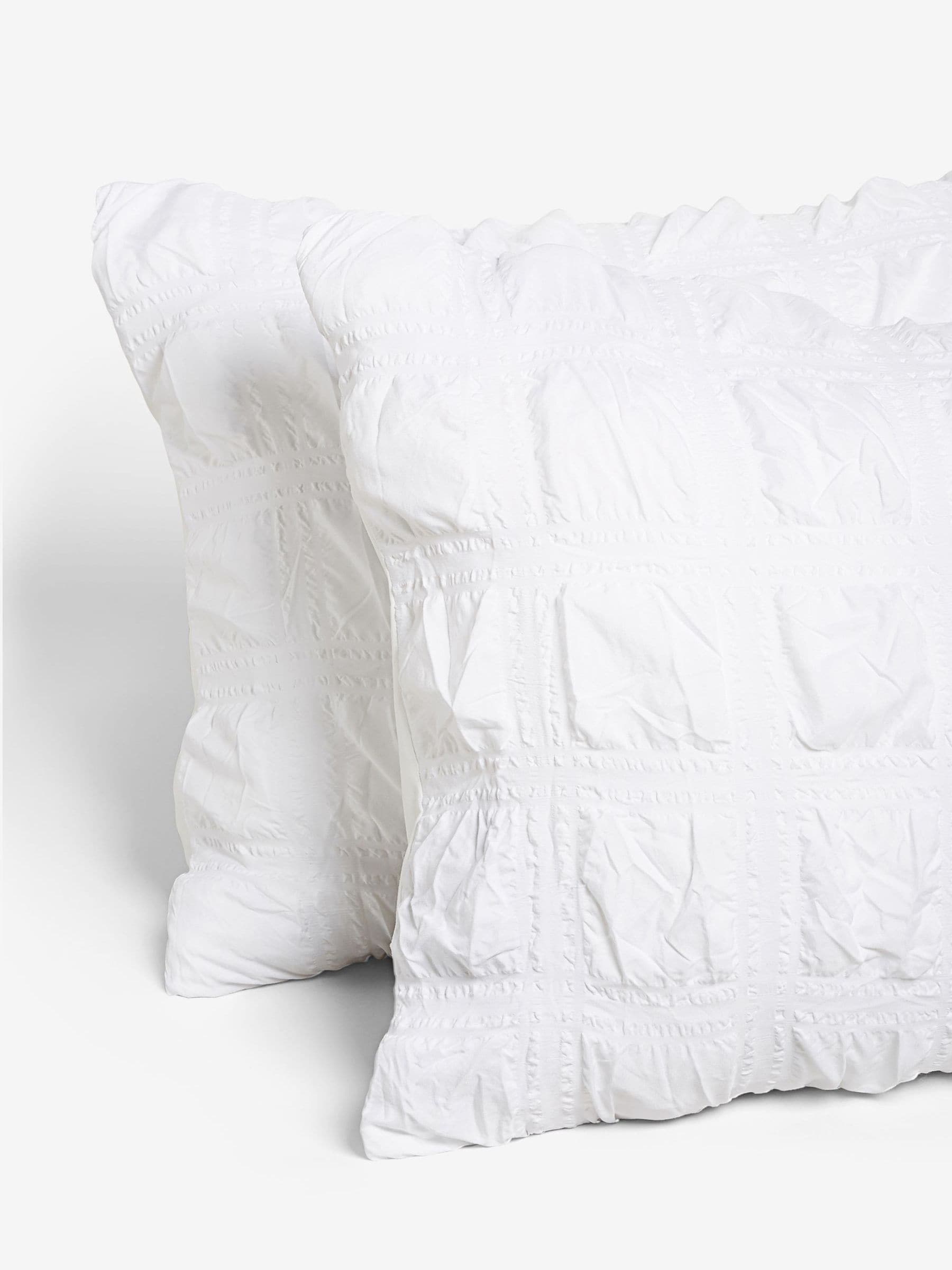 White seersucker supersoft textured duvet cover and pillowcase set (British brand)