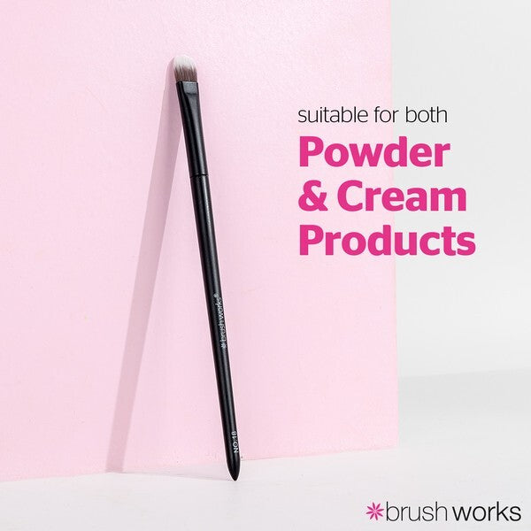 Brushworks No. 18 flat eye brush with taklon bristles - British product