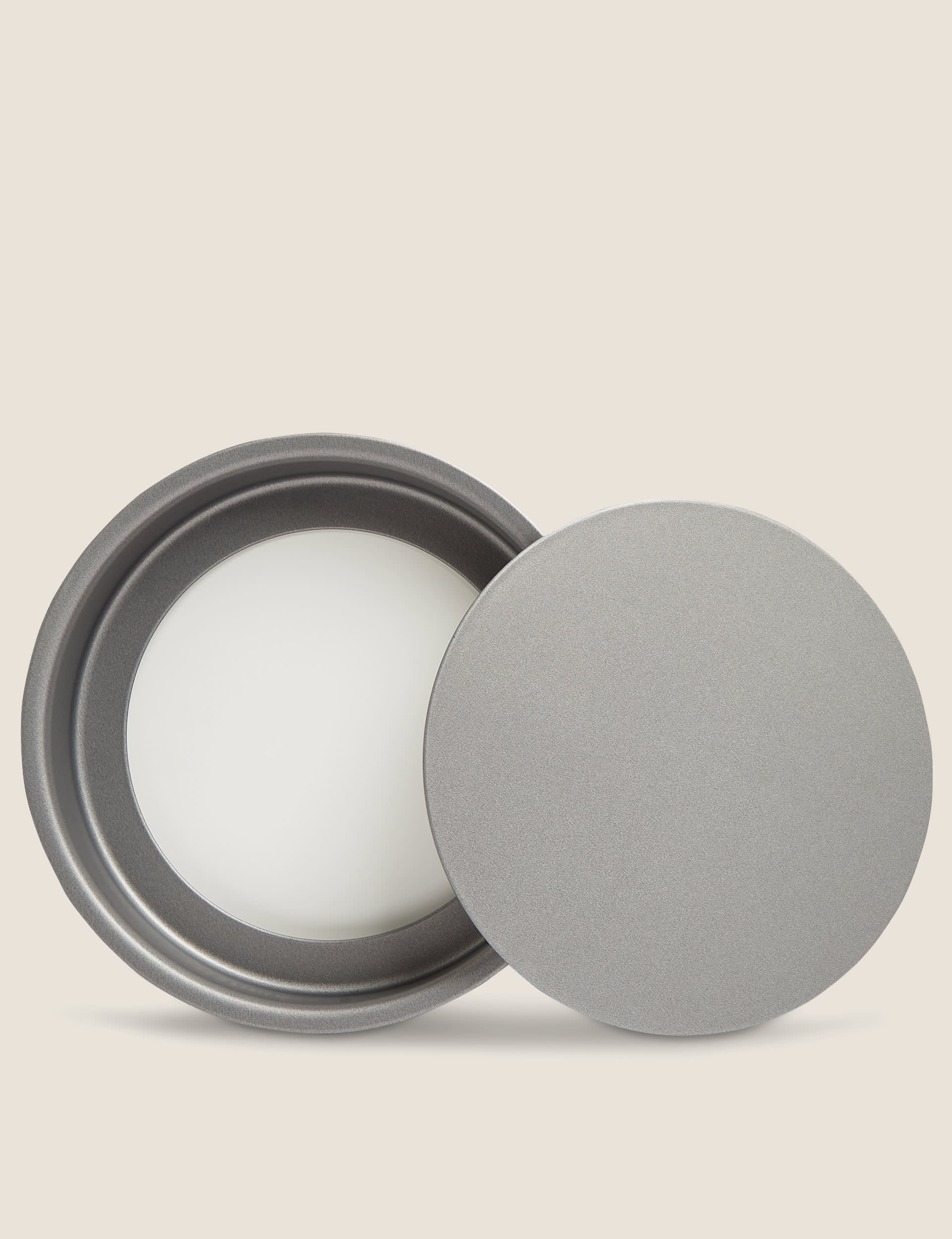 Round sandwich cake tin 20cm (British brand)