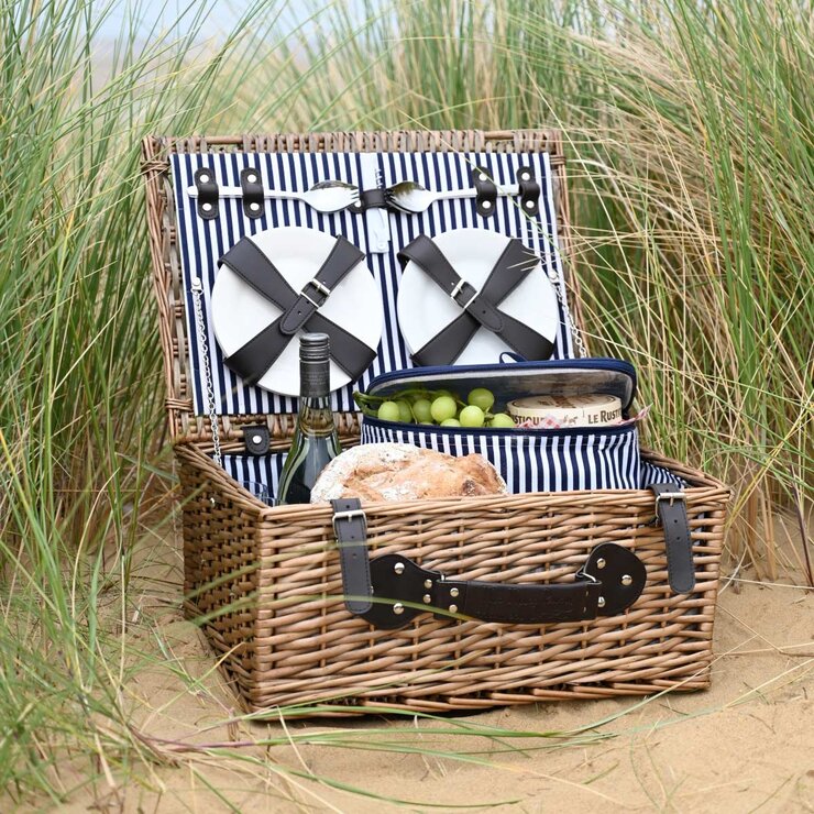Navigate 4 person wicker picnic basket with insulated bag, UK version