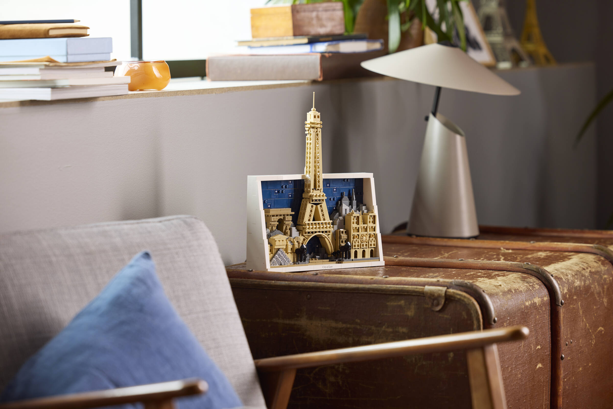 LEGO Architecture Paris City of Love set 958 pieces, UK version