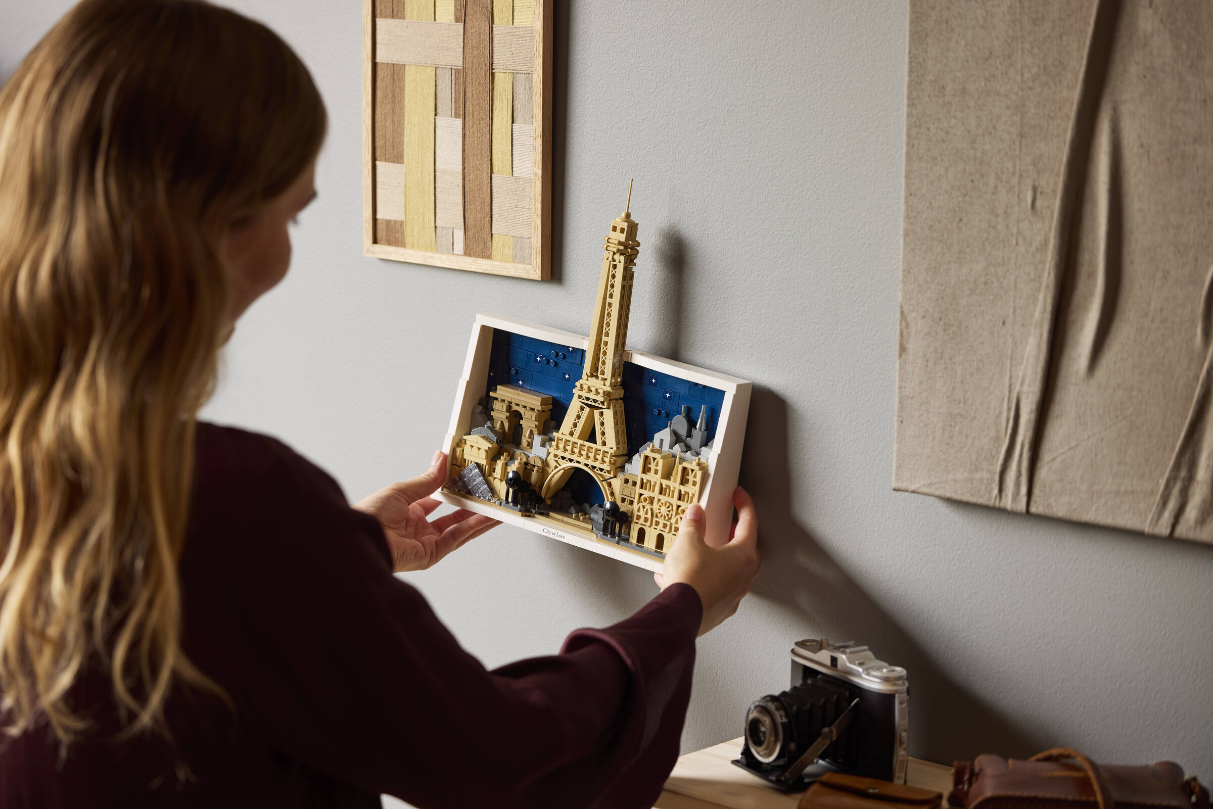 LEGO Architecture Paris City of Love set 958 pieces, UK version