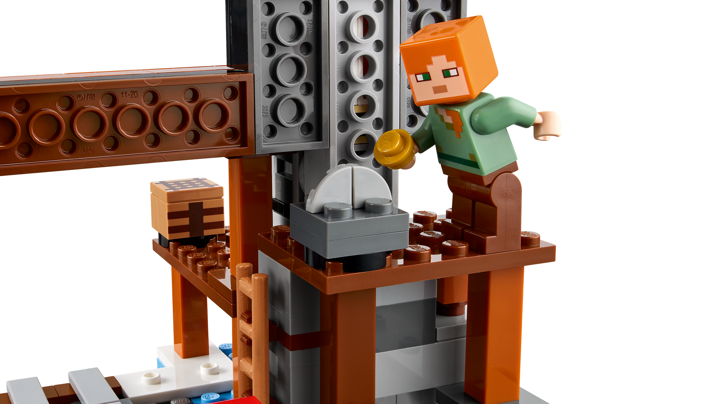 LEGO Minecraft Pickaxe Mine set 530 pieces (British brand)