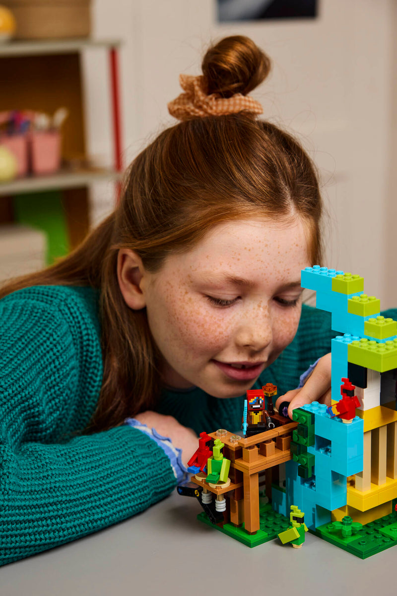 LEGO Minecraft Parrot Houses 535 Pieces Set (British brand)