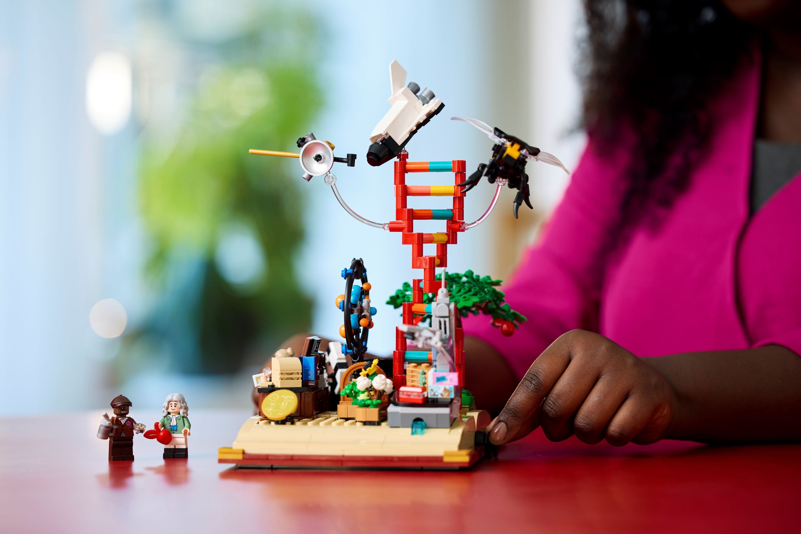 LEGO Ideas Evolution of STEM display model 879 pieces (British brand)
