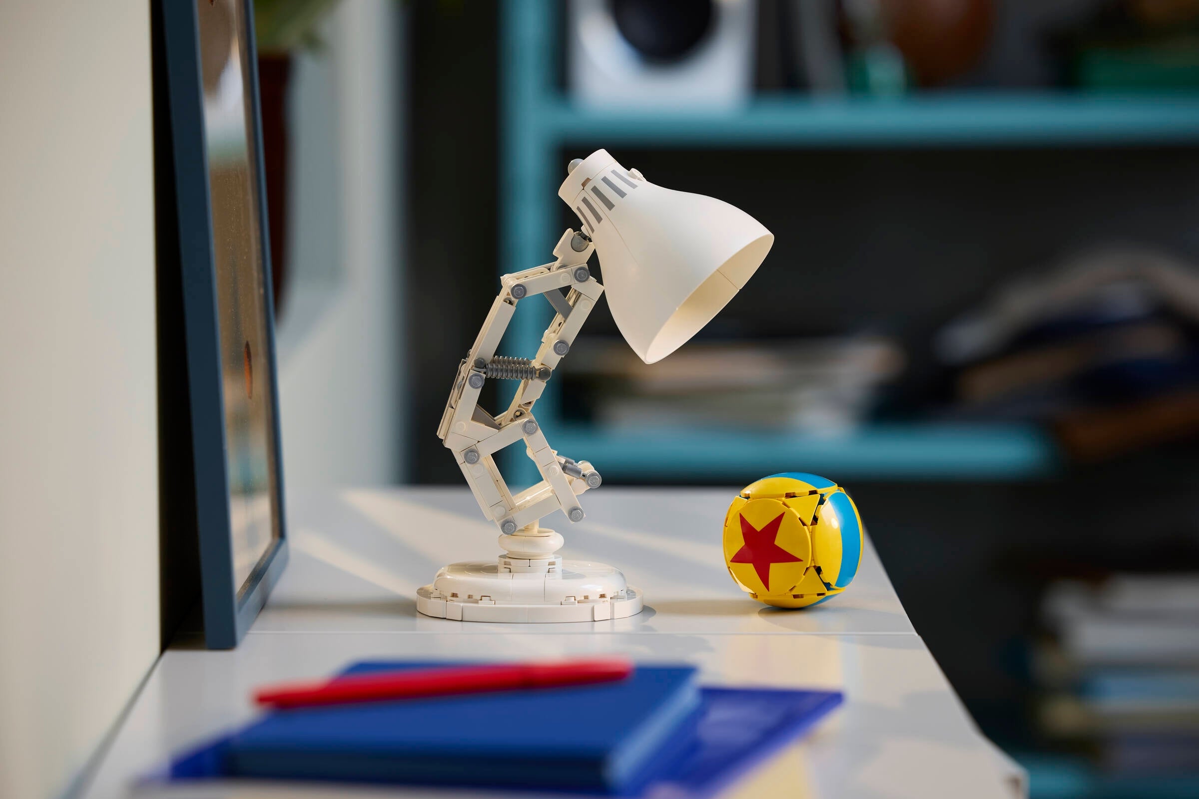 LEGO Disney Pixar Luxo Jr. 613 Pieces - British product