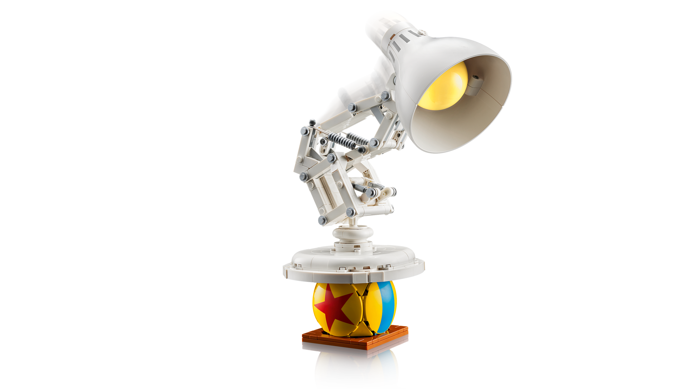 LEGO Disney Pixar Luxo Jr. 613 Pieces - British product