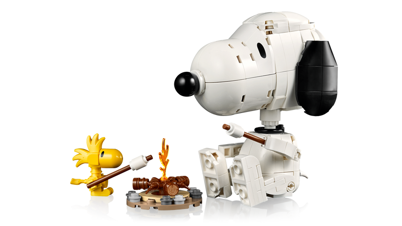 LEGO building set Snoopy's Doghouse 964 pieces, imported from the UK