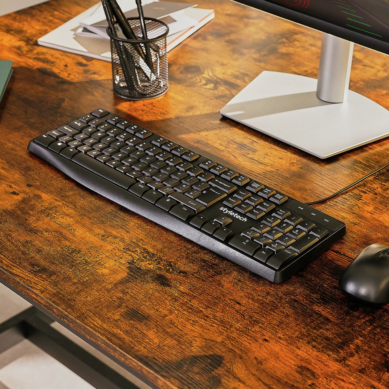StyleTech K100 wired keyboard black (British brand)