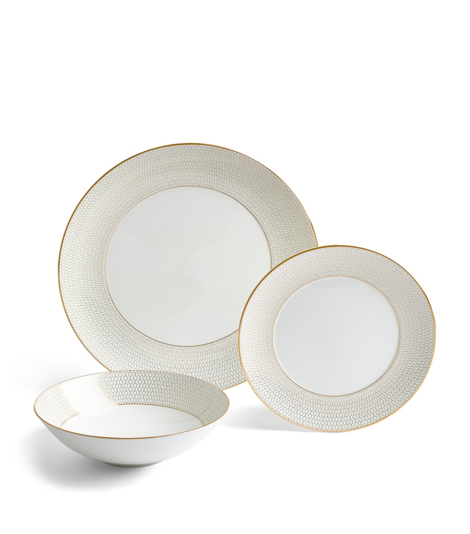 Wedgwood Gio Gold dinnerware set fine bone china, UK version