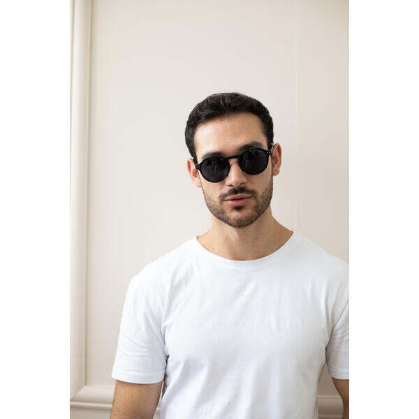 SVNX Classic Preppy Sunglasses with keyhole nosebridge, imported from the UK