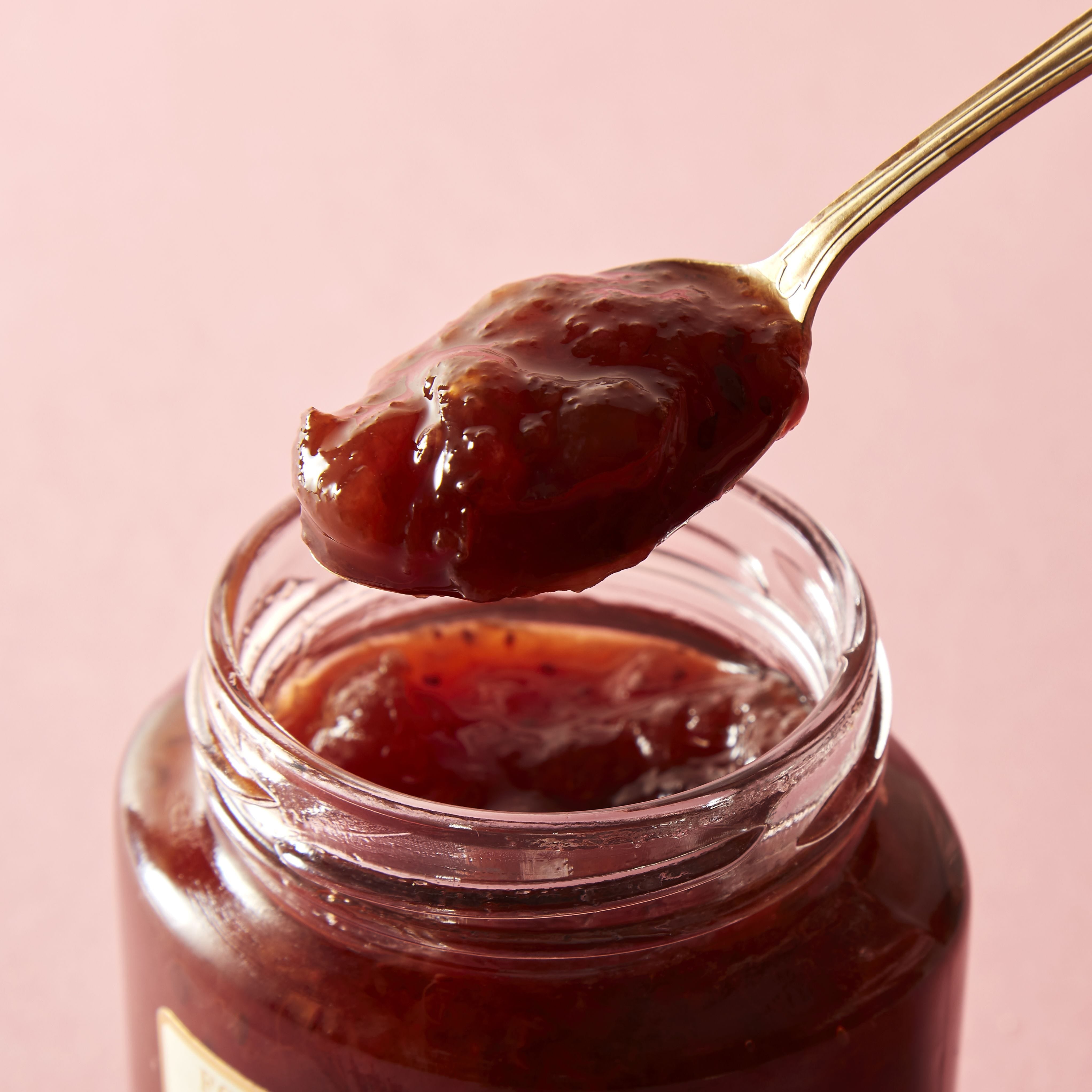 Strawberry and Gooseberry Conserve 195g, imported from the UK