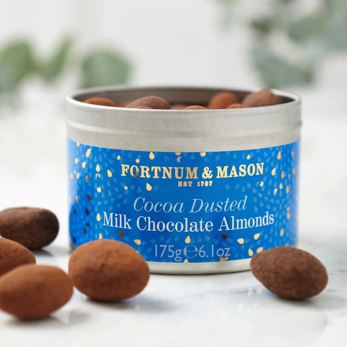 Cocoa dusted milk chocolate almonds 170g - British product