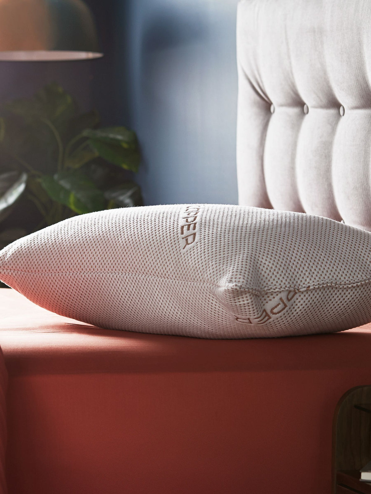 Silentnight Copper White pillow (British brand)