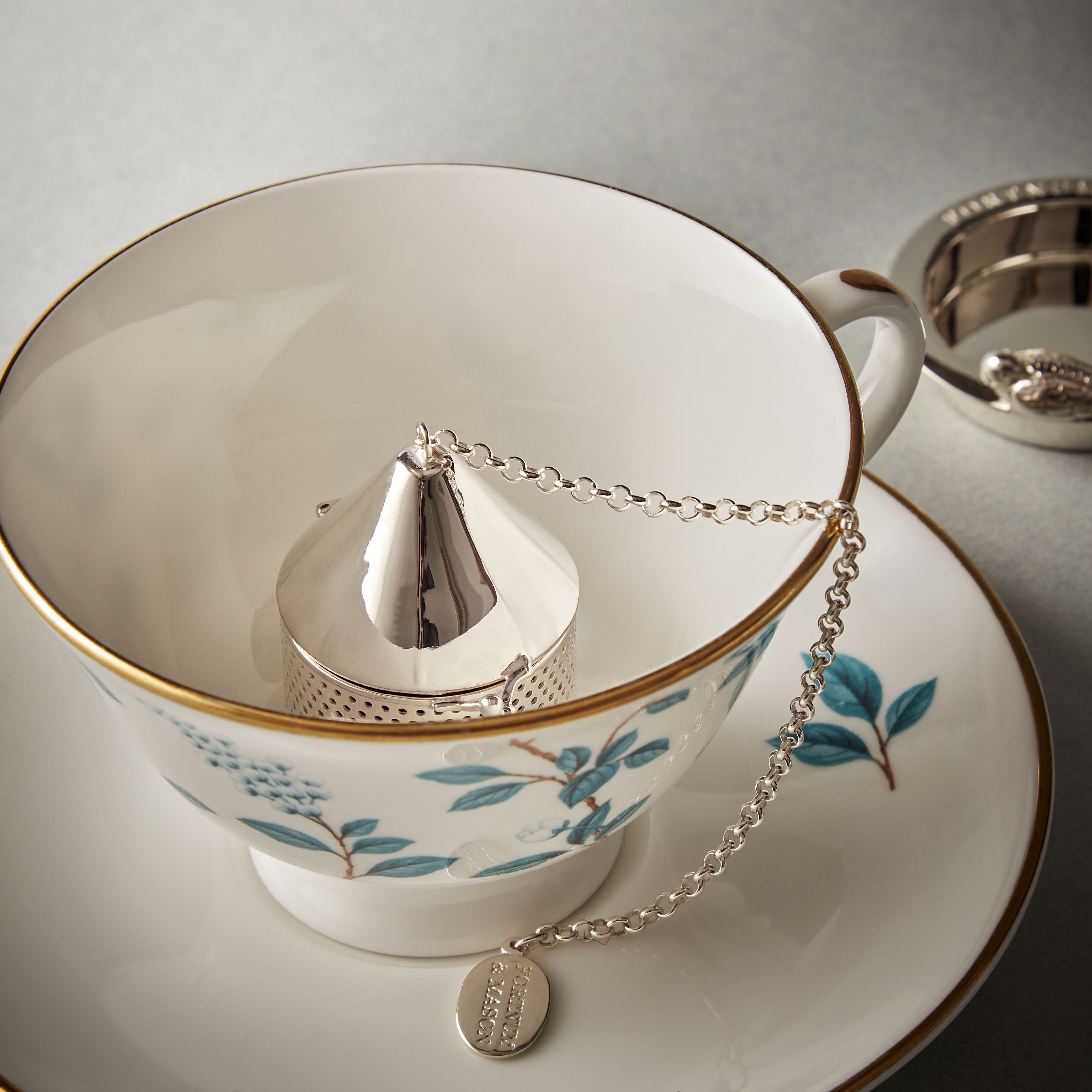 Fortnum's Camellia tea infuser, UK version