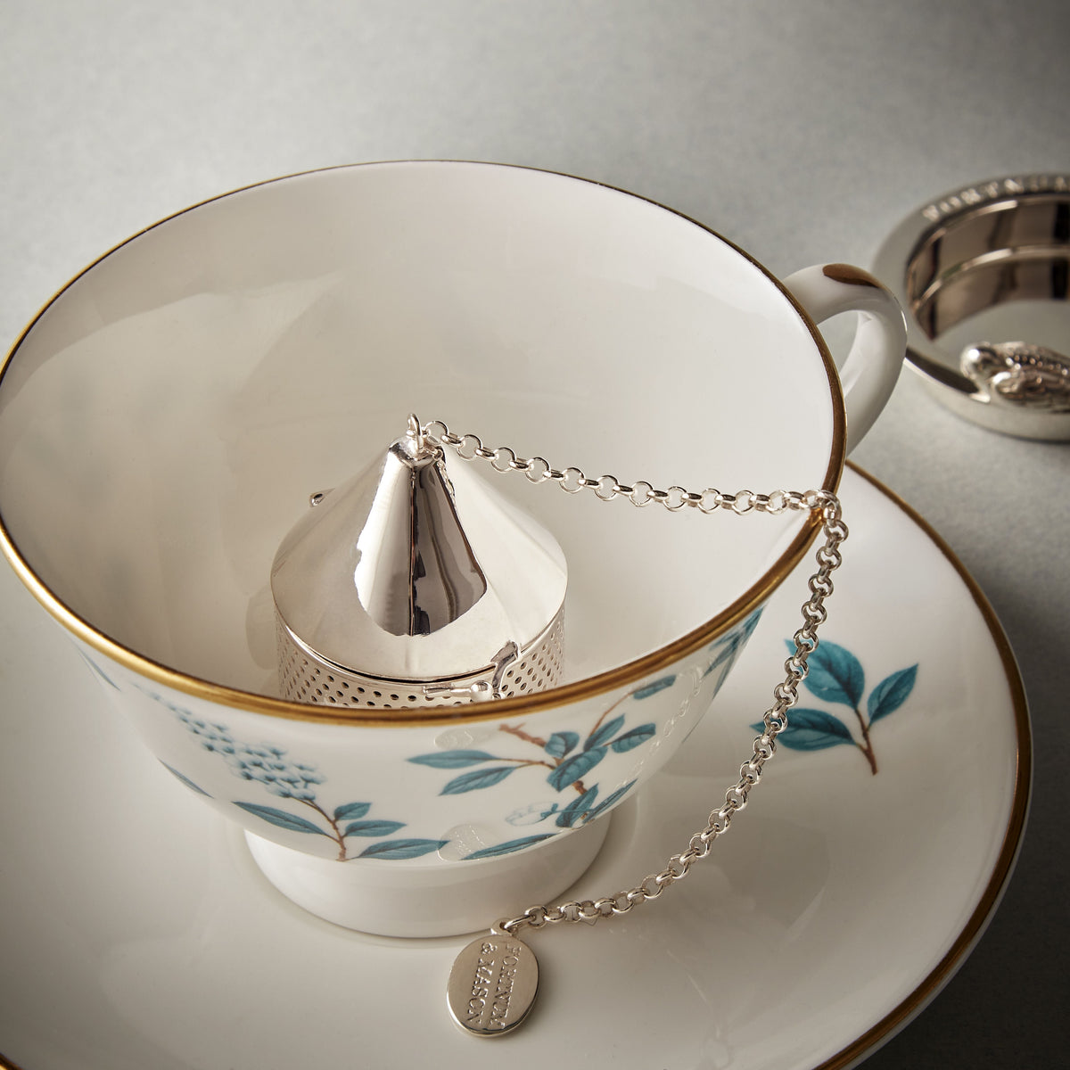 Fortnum's Camellia tea infuser, UK version
