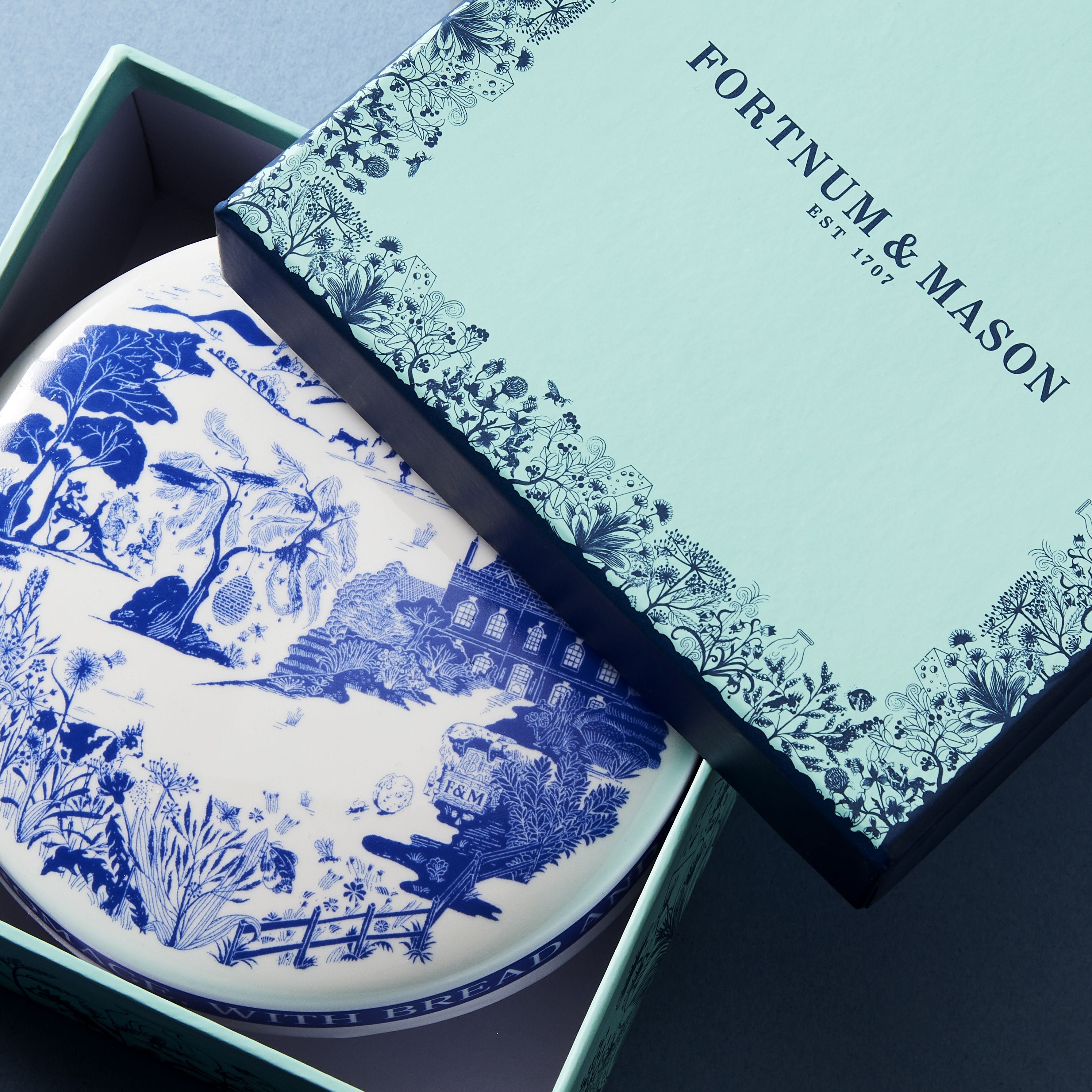 Fortnum's Willow cheese baker in blue and white (British brand)