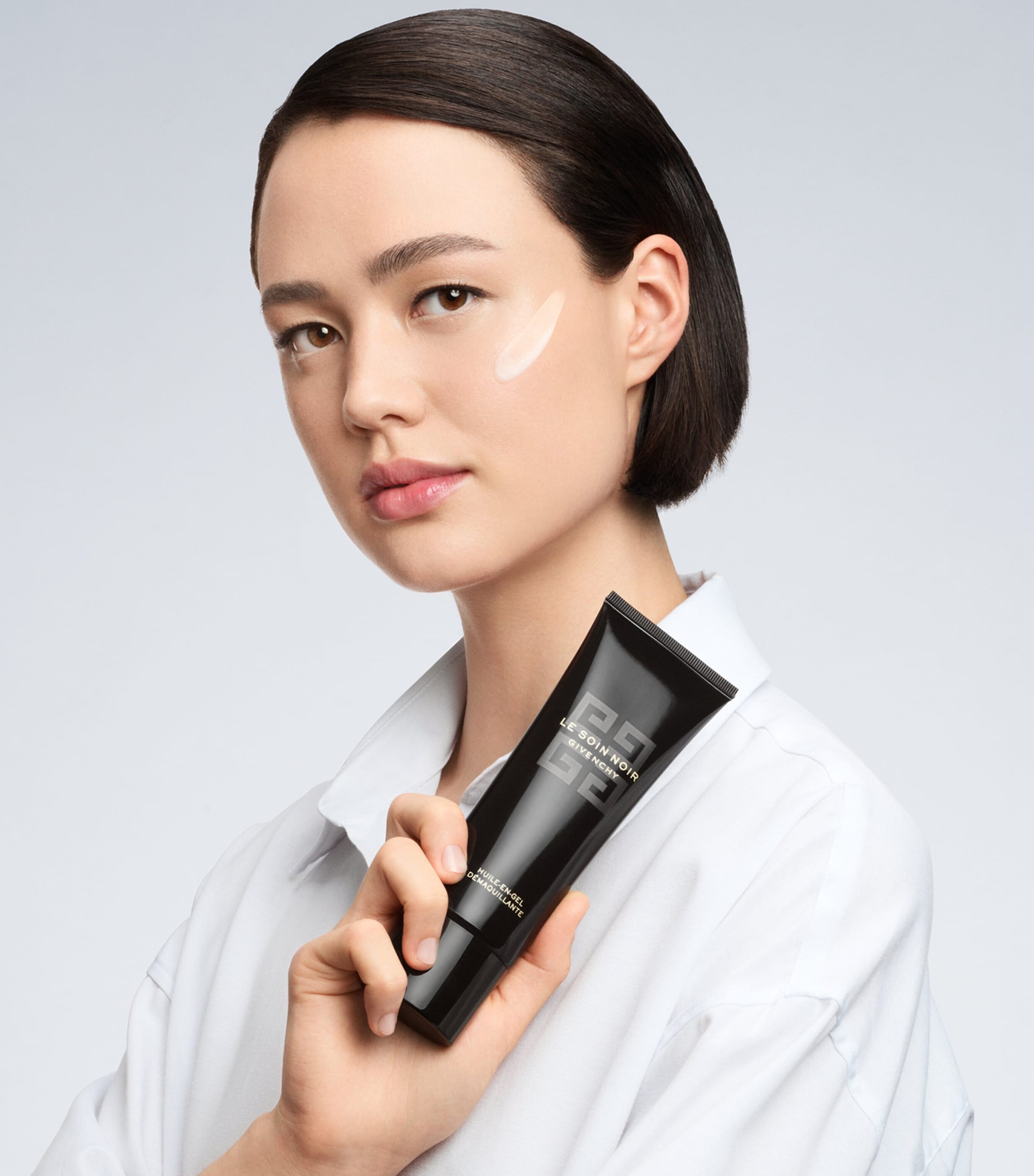 Givenchy Le Soin Noir Oil-In-Gel make-up remover 125ml - British product