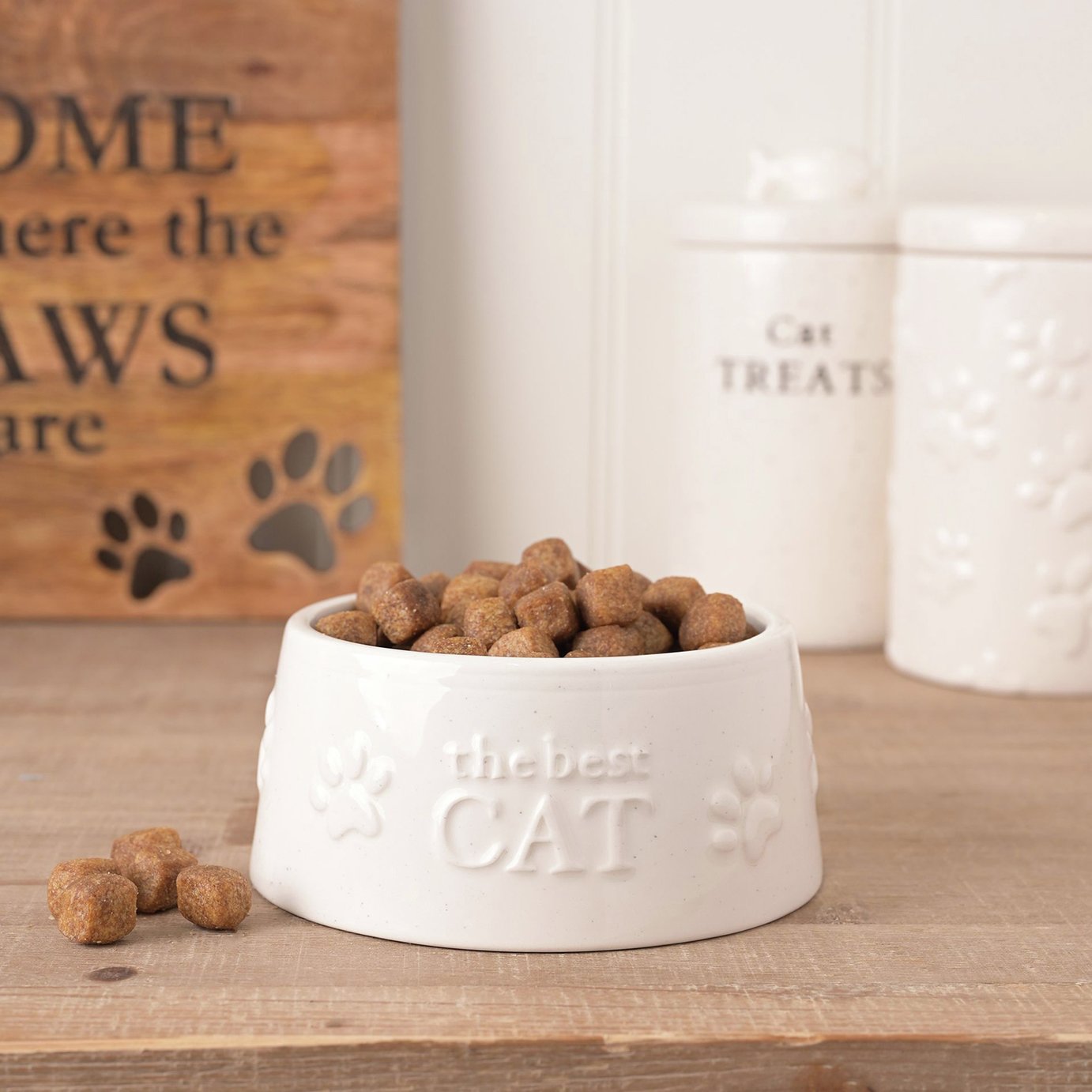 Best of Breed small ceramic cat bowl with paw prints - British product