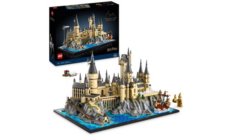 LEGO Hogwarts Castle set 2,660 pieces, UK version