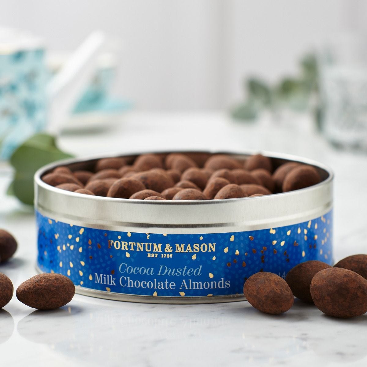 Cocoa dusted milk chocolate almonds 380g (British brand)