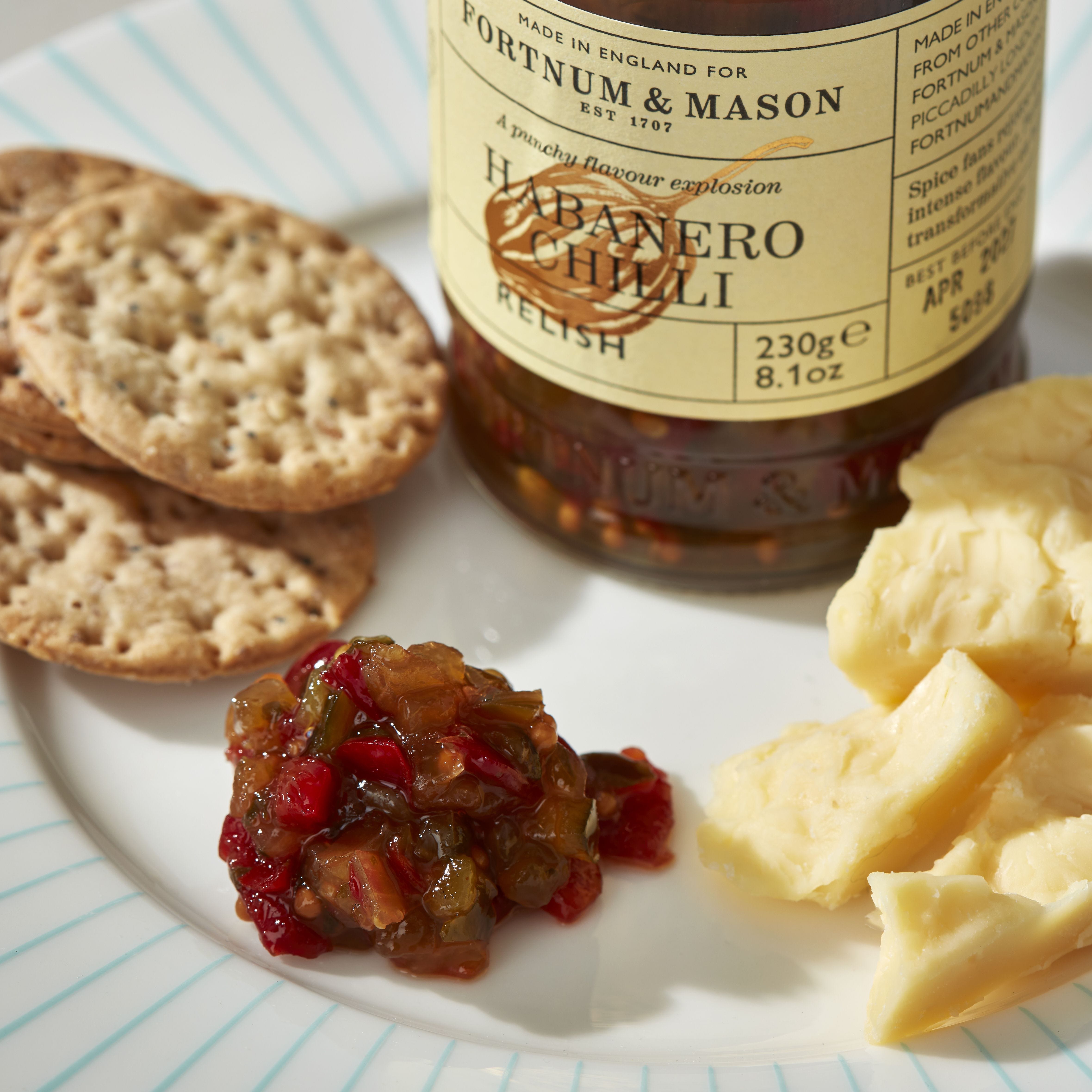 Spicy habanero chilli relish in 200g jar, UK version