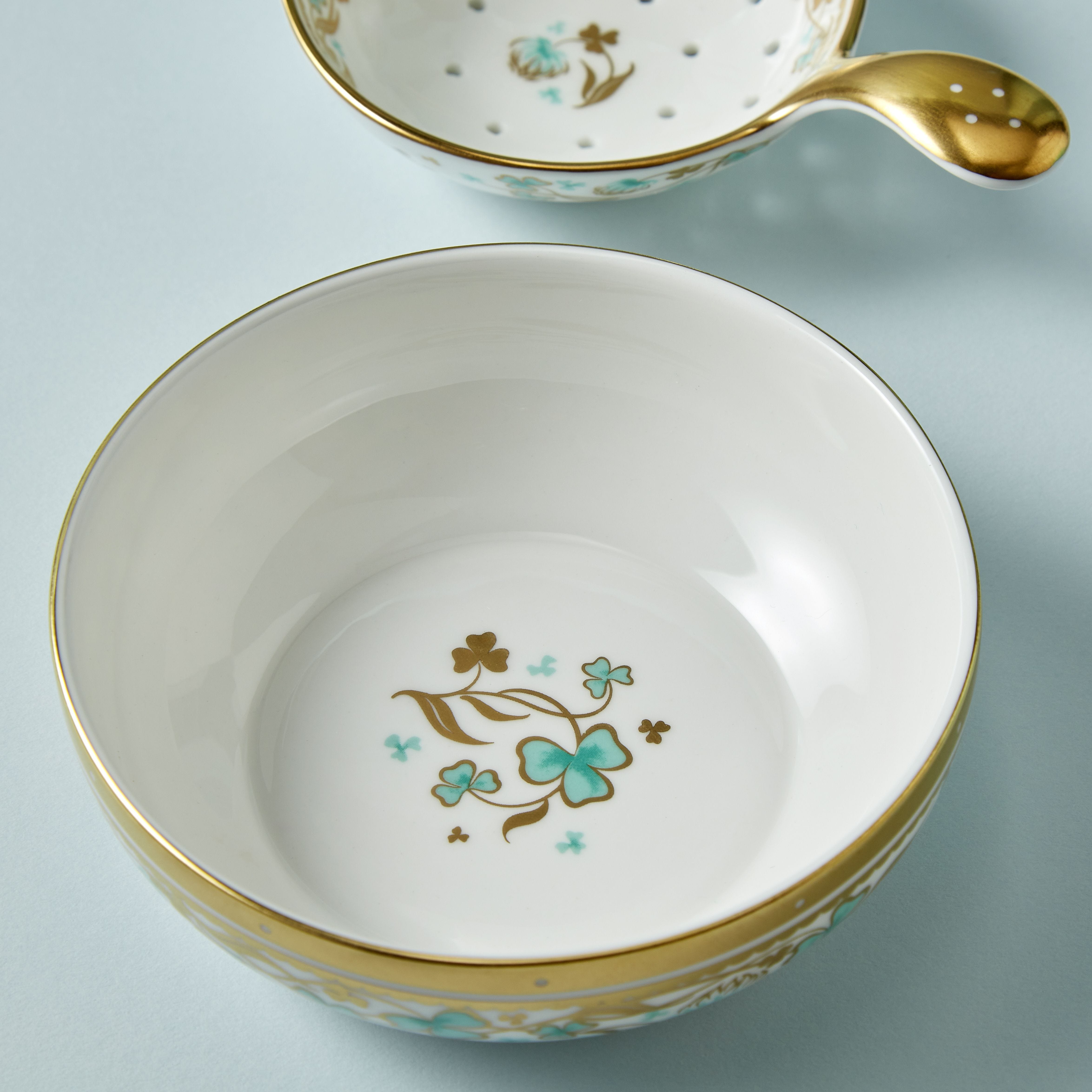 Fortnum's Cloverleaf Tea Strainer bone china with gold detail - British product