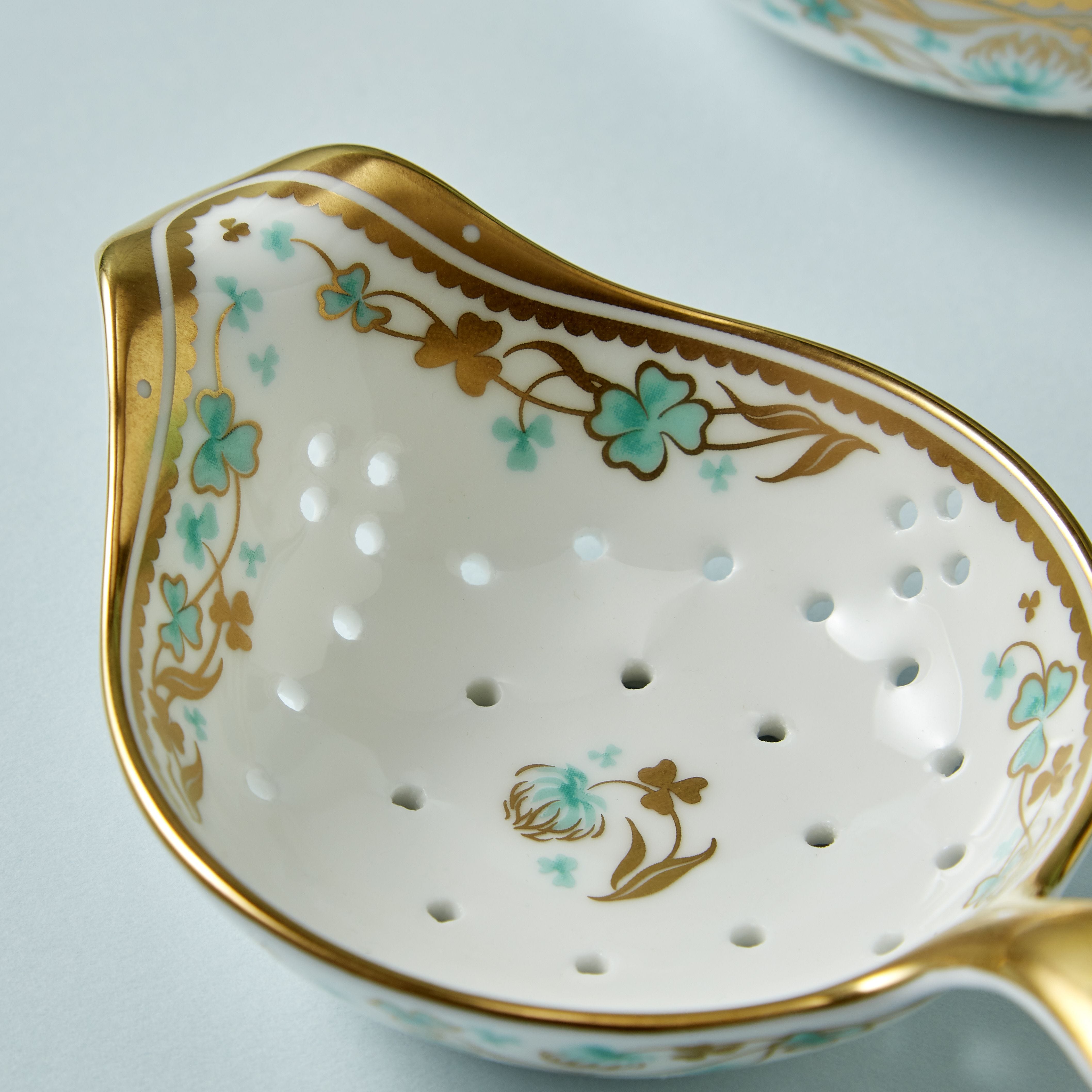 Fortnum's Cloverleaf Tea Strainer bone china with gold detail - British product