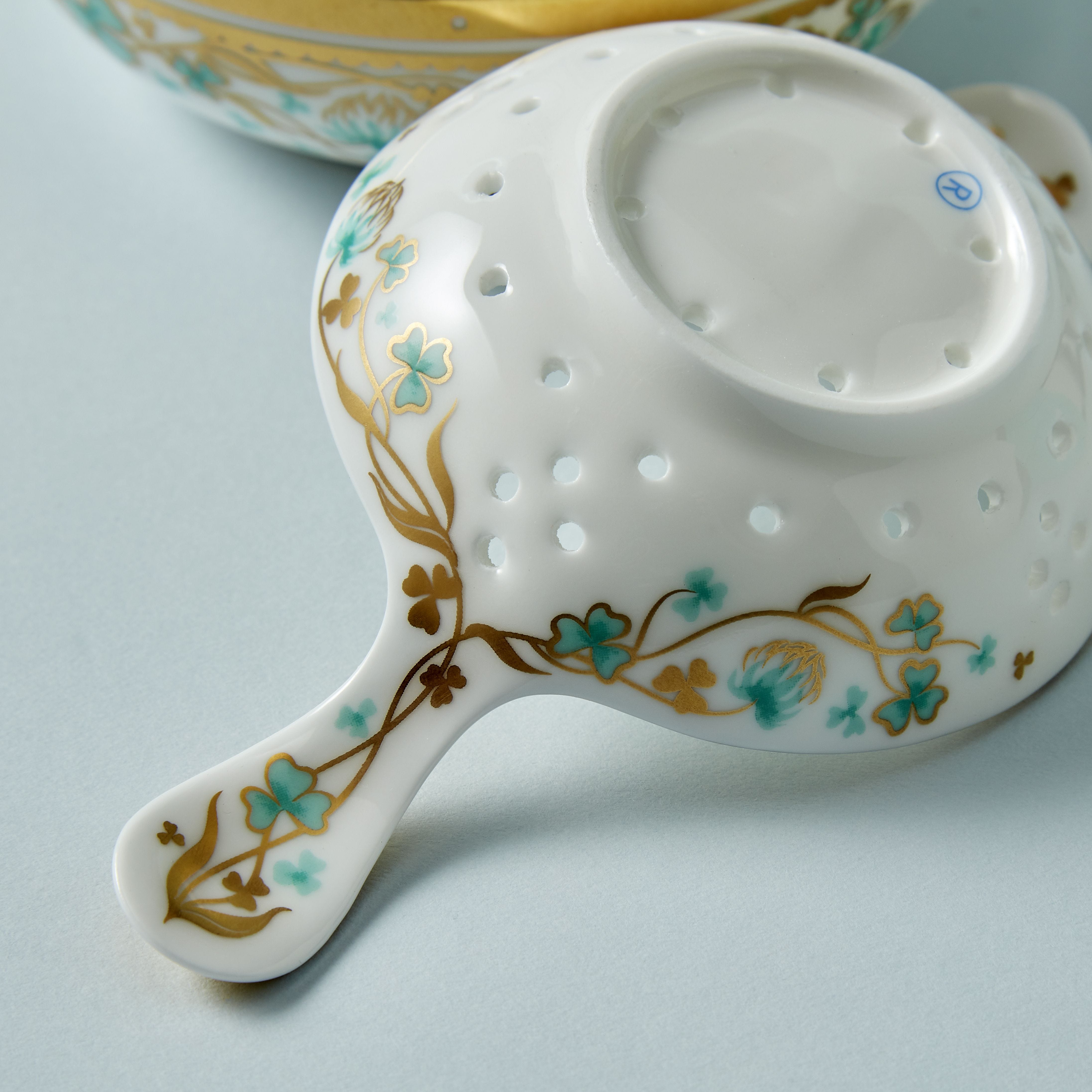 Fortnum's Cloverleaf Tea Strainer bone china with gold detail - British product