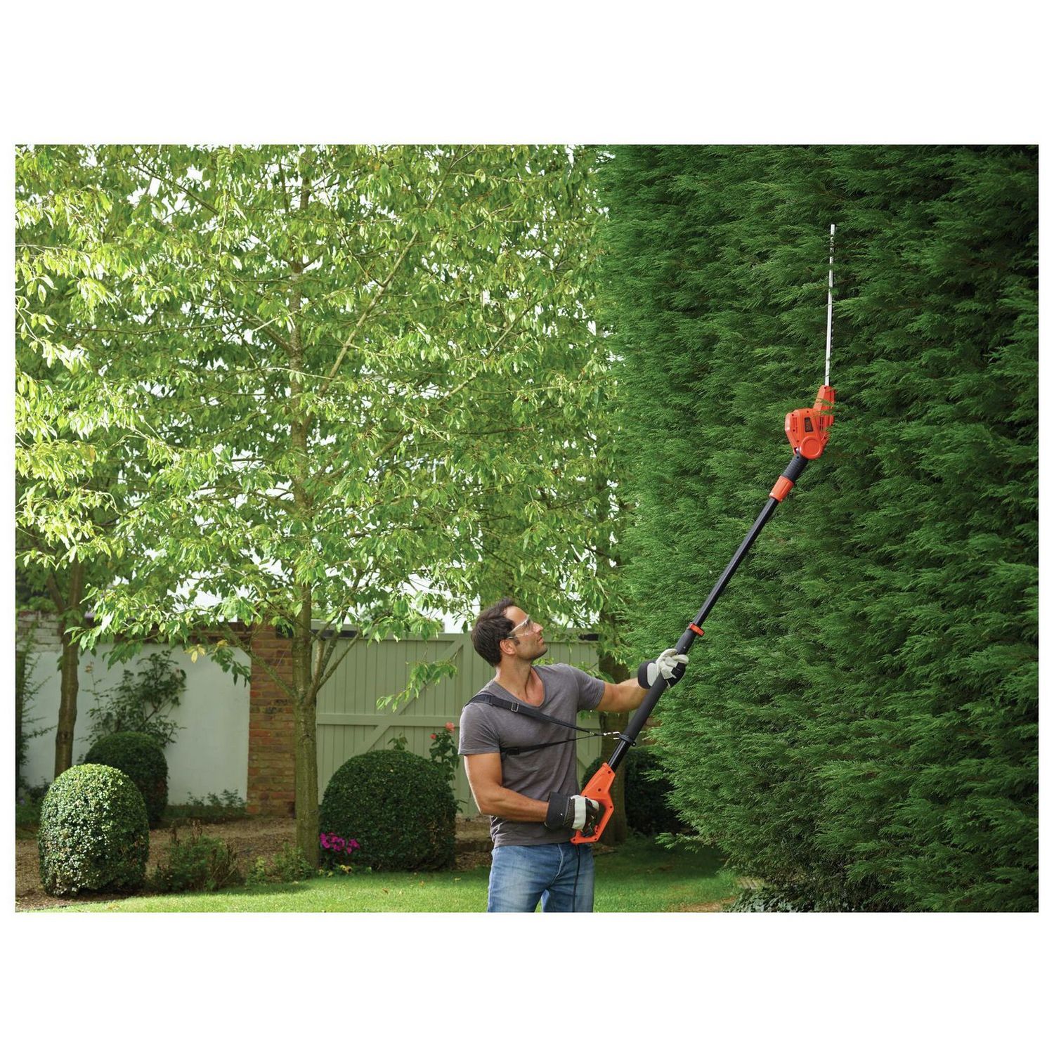 Black+Decker 51cm corded pole hedge trimmer - British product