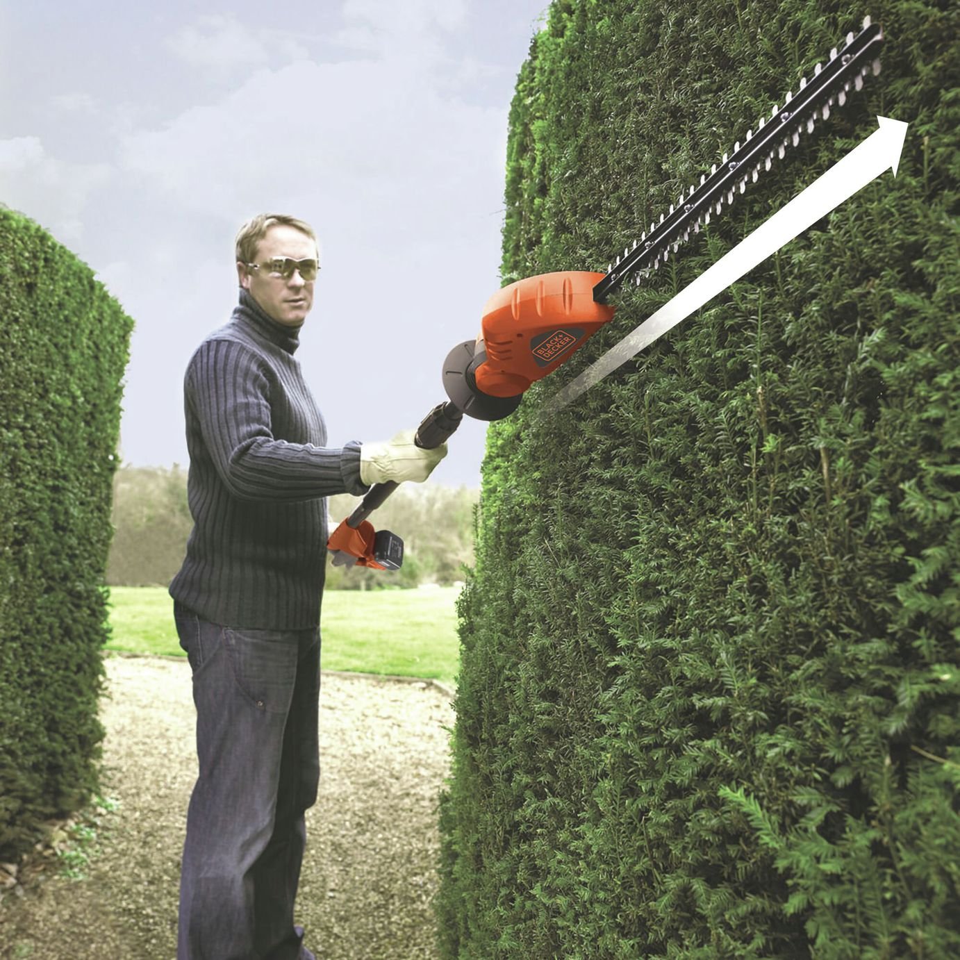 Black + Decker cordless pole hedge trimmer 43cm - British product