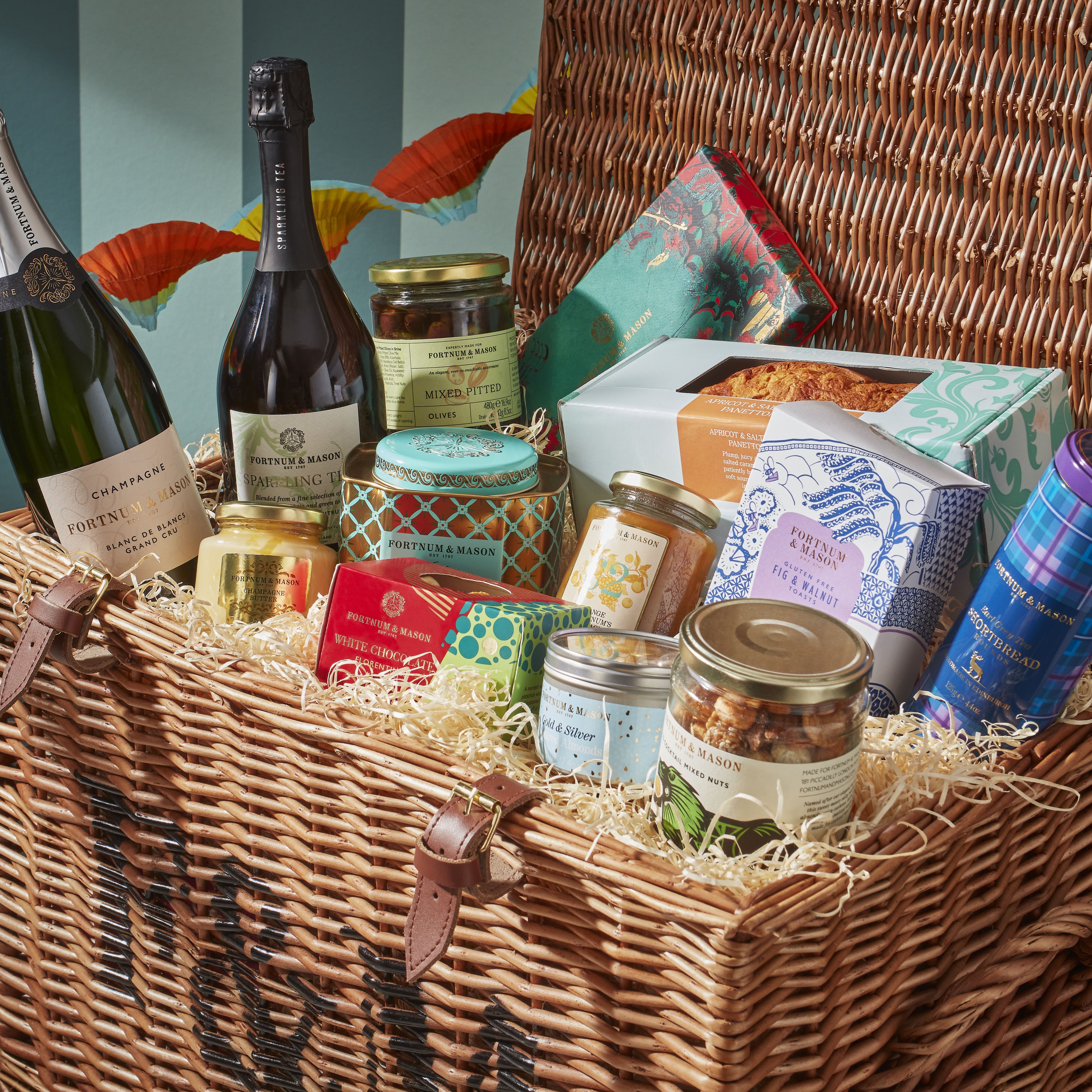 Celebration Hamper gift hamper with Champagne and treats - British product