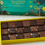 Assorted chocolate pralines and ganache selection box 240g - British product