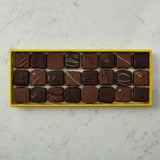 Assorted chocolate pralines and ganache selection box 240g - British product