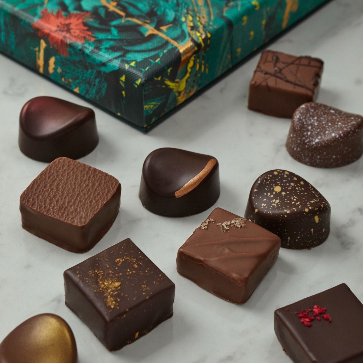 Fortnum's chocolate selection box 54-piece 510g, imported from the UK
