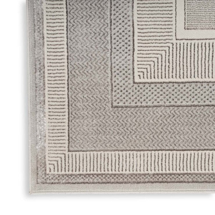 Nourison silver border area rug 239x300cm, imported from the UK