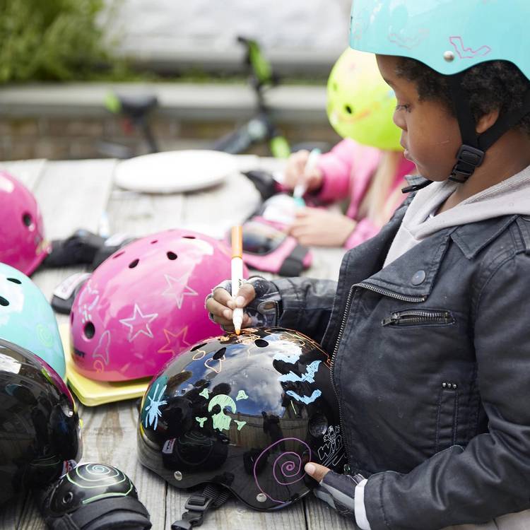 Wipeout dry erase kids bike helmet 52-56cm black (British brand)