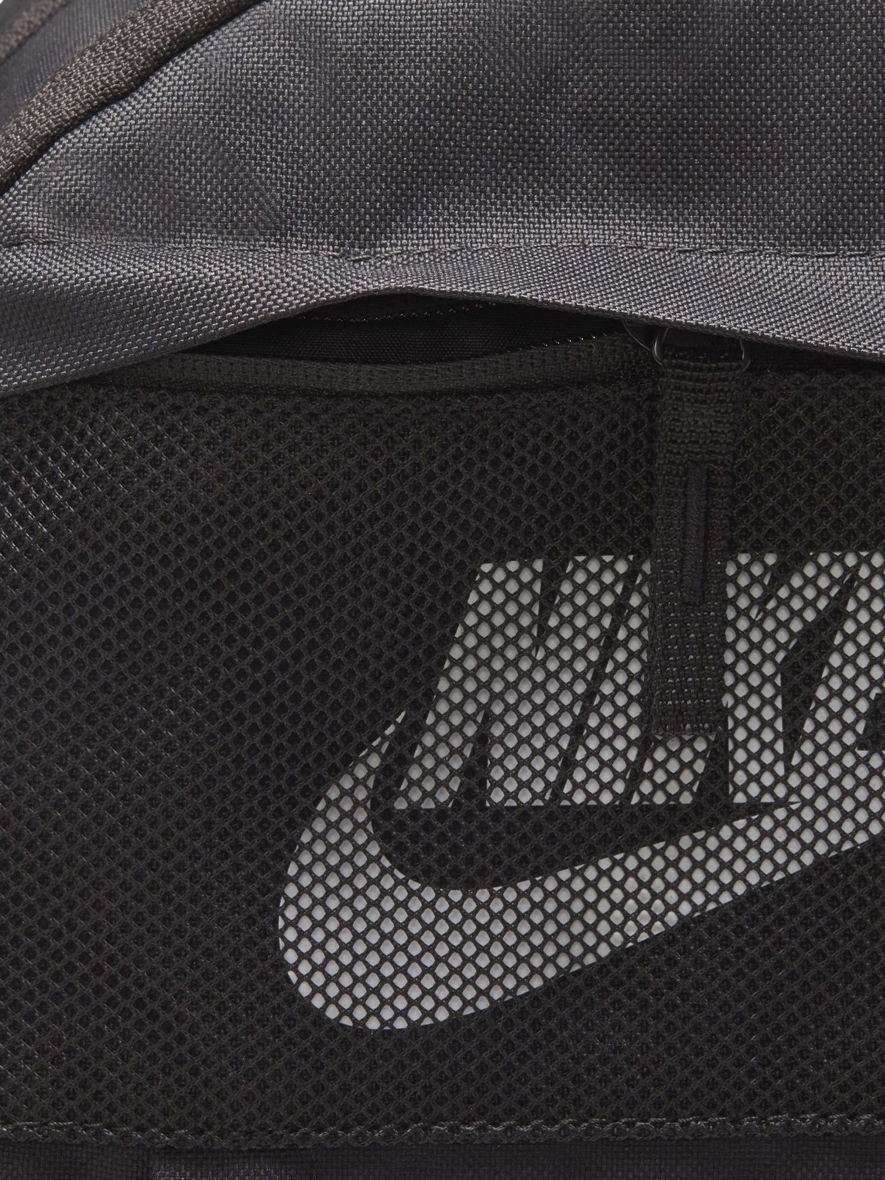 حقيبة ظهر Nike Elemental باللونين الأسود والأبيض، مستوردة من المملكة المتحدة