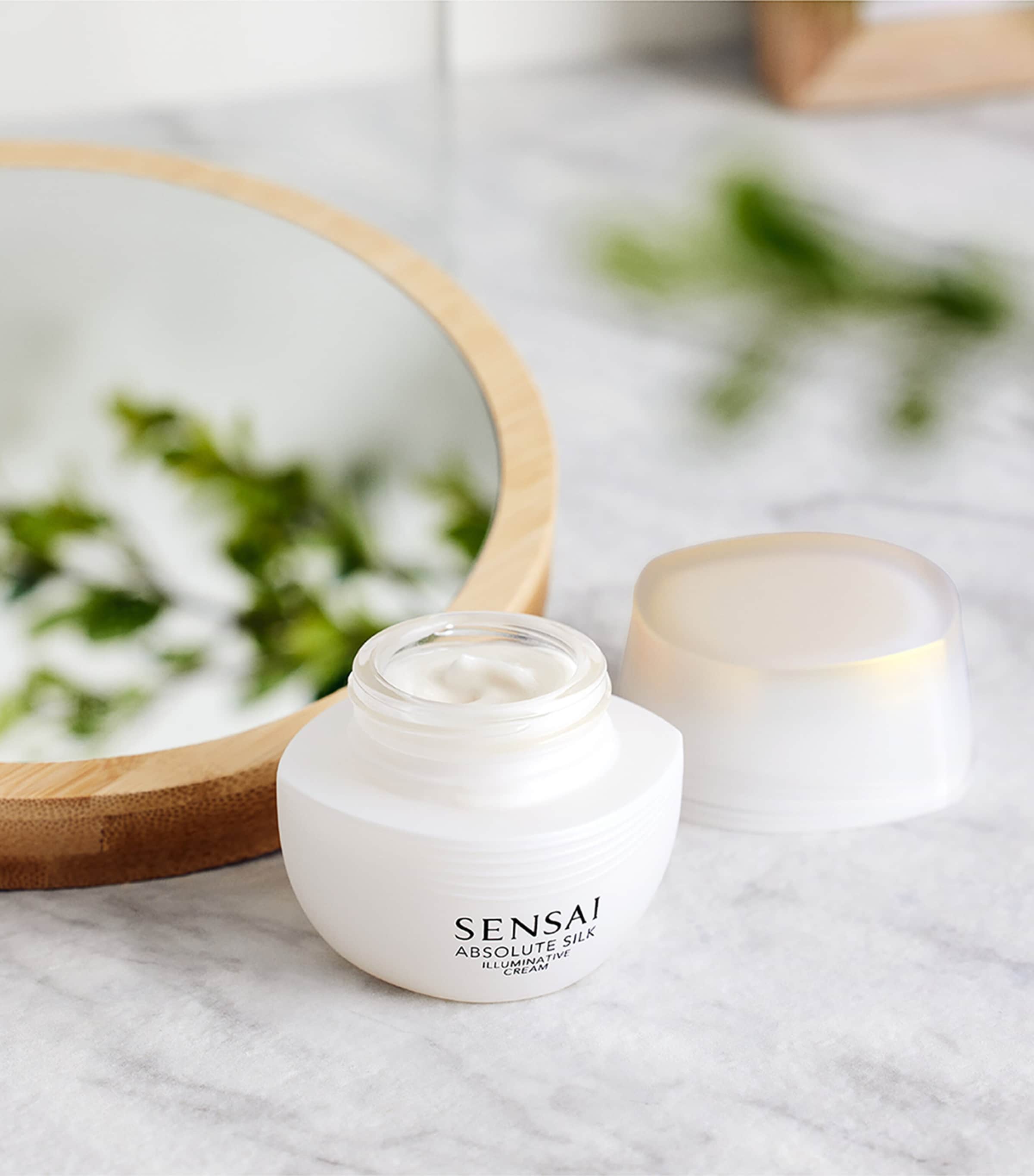 Sensai Absolute Silk Illuminative Cream 40ml (British brand)