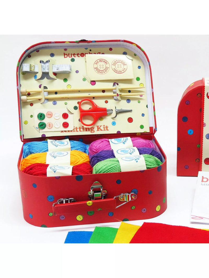 Buttonbag knitting kit for children with wool and needles, UK version