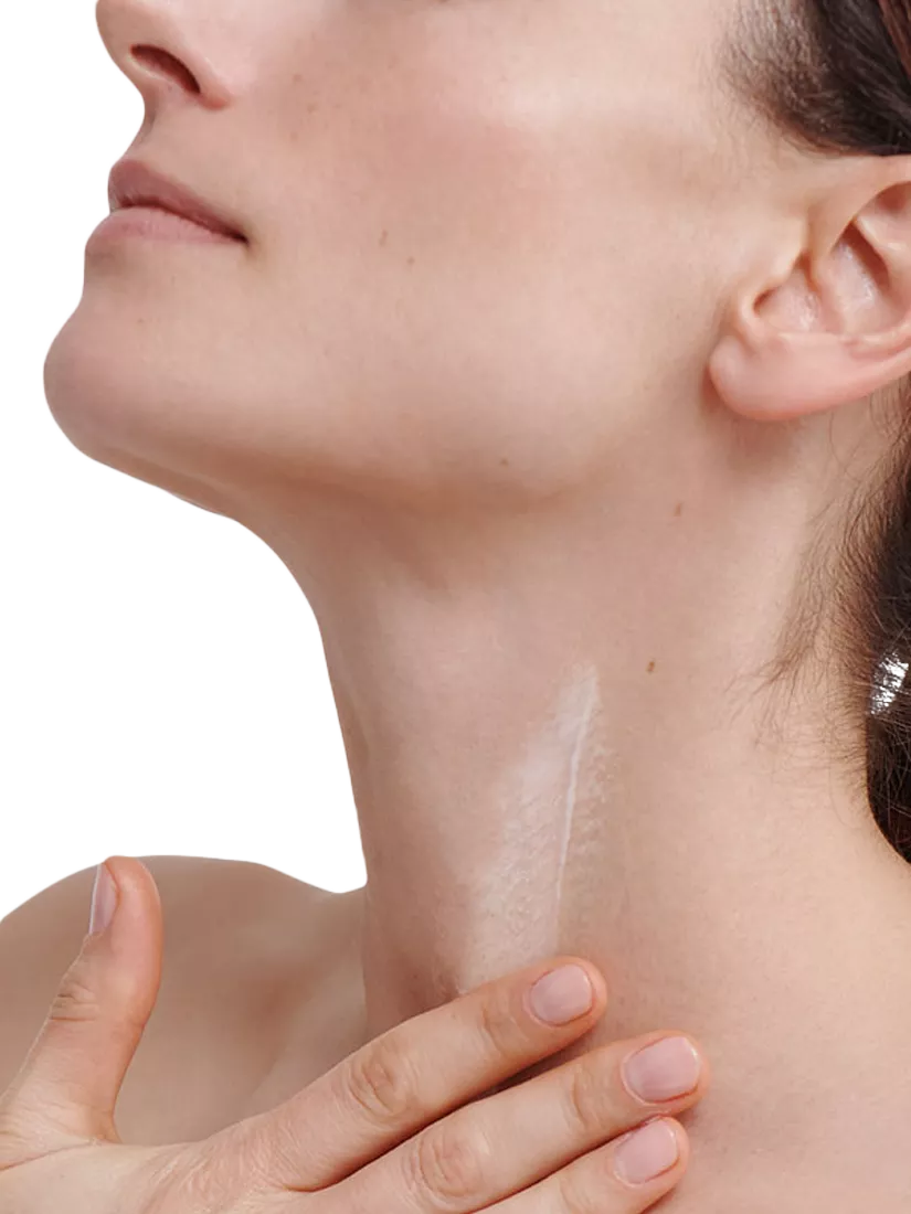 Dr Hauschka regenerating neck and decollete cream 40ml (British brand)