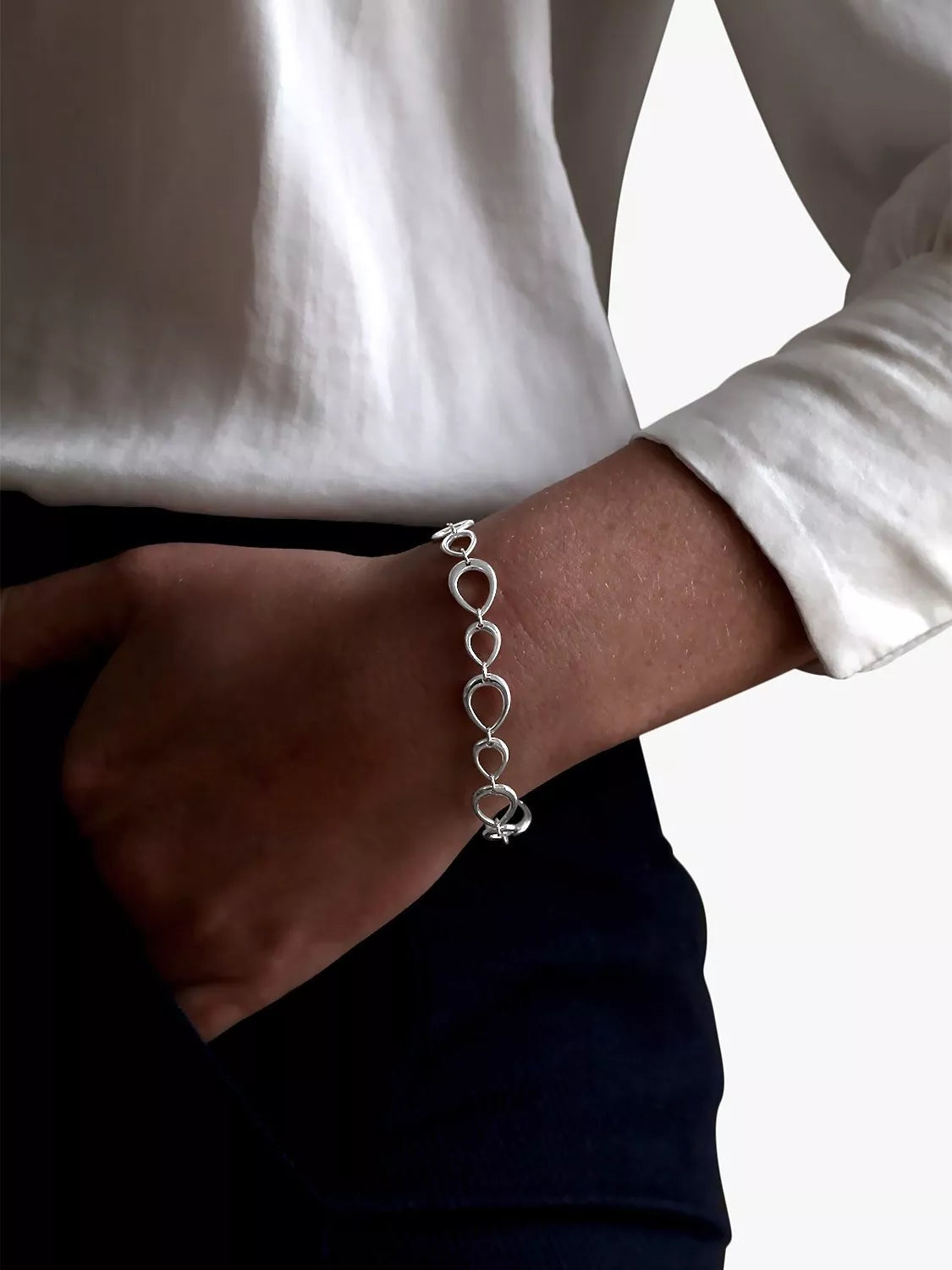 Nina B teardrop link bracelet sterling silver 20cm (British brand)
