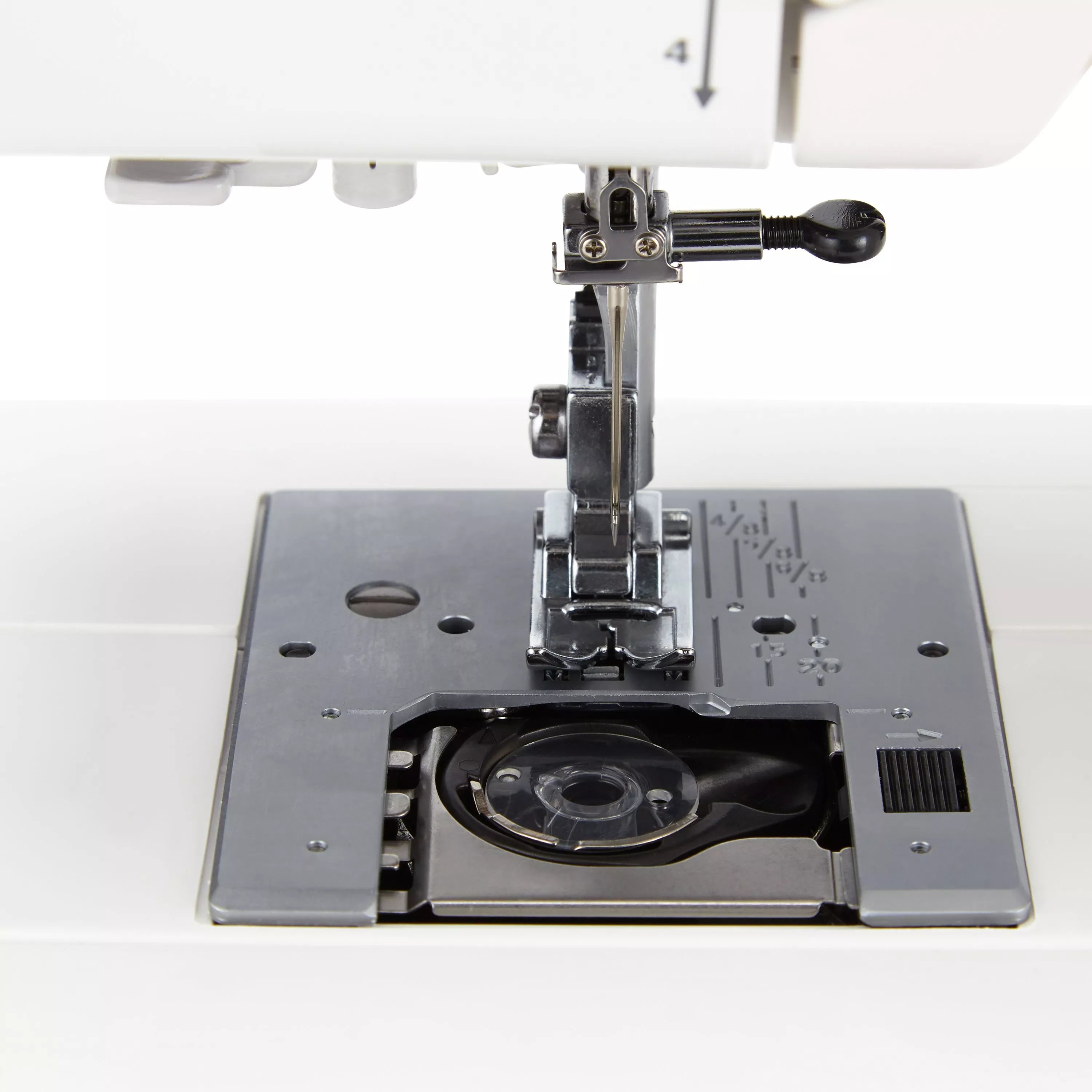 Janome 7025 mechanical sewing machine for beginners (British brand)