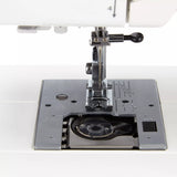 Janome 7025 mechanical sewing machine for beginners (British brand)