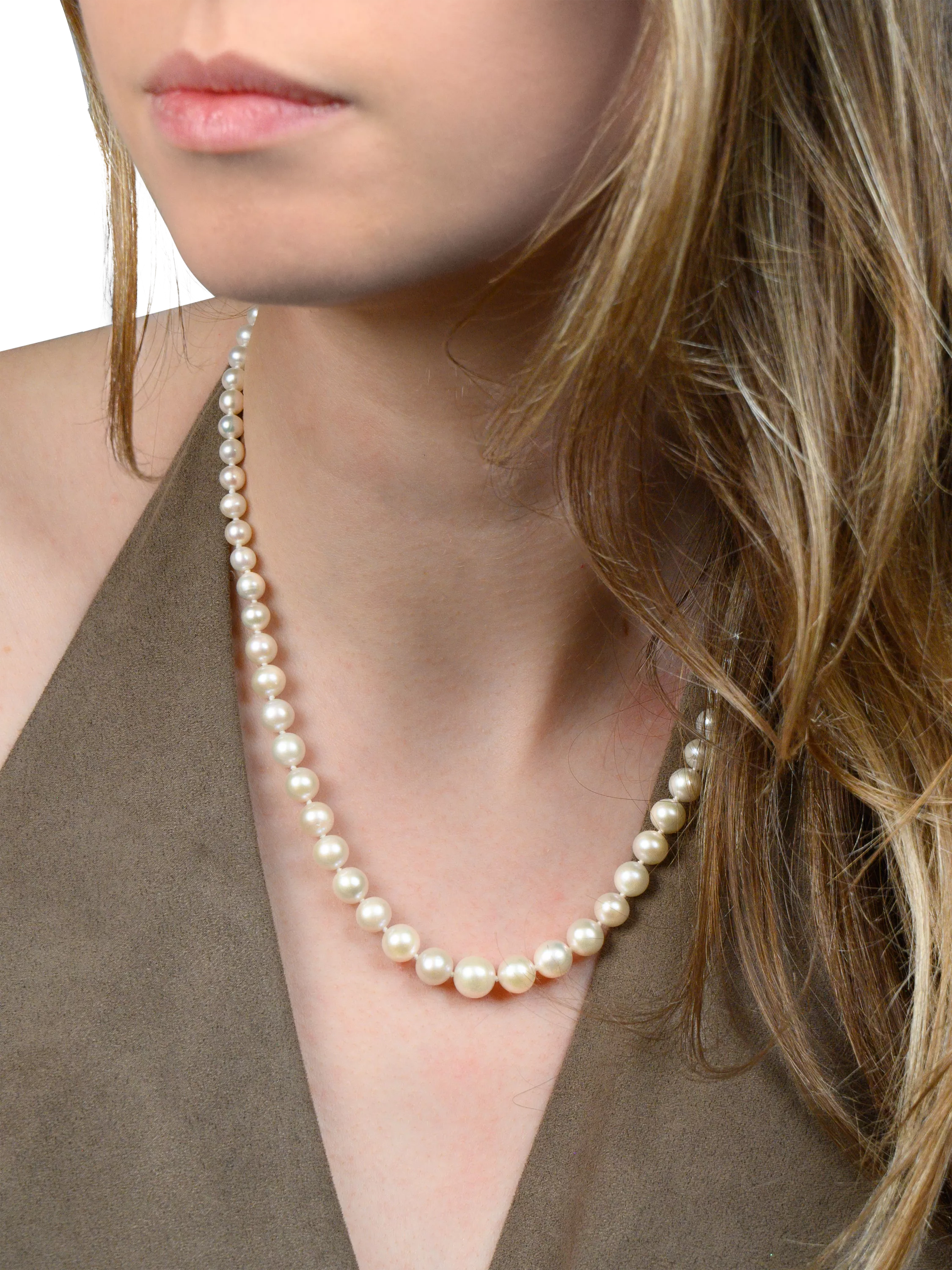 E.W Adams graduating white pearl necklace 9ct yellow gold - British product