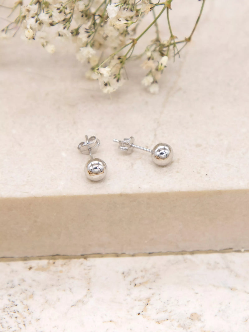 IBB 9ct white gold ball stud earrings 0.5cm (British brand)