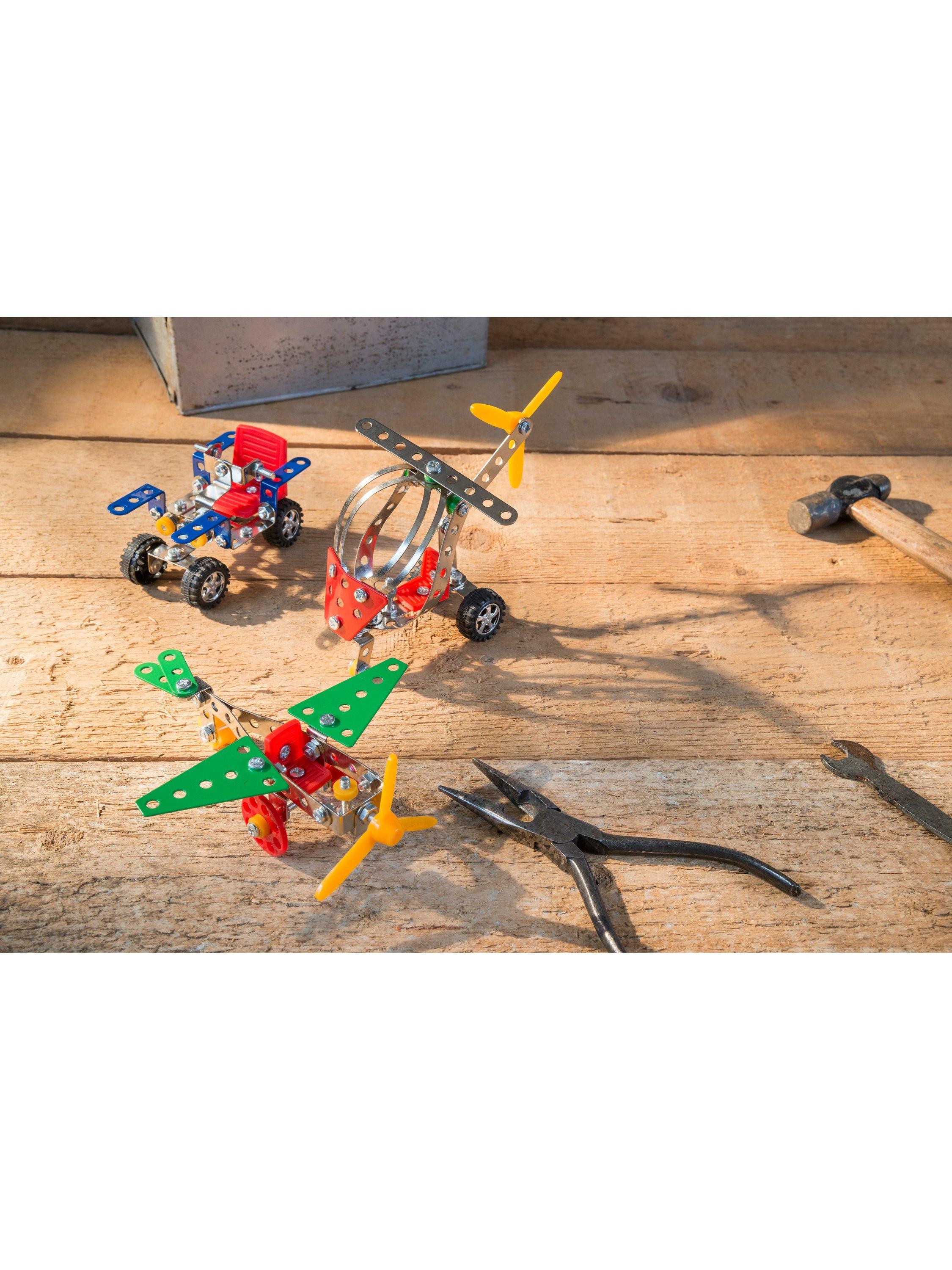 Apples to Pears mini mechanic build kit in tin, UK version